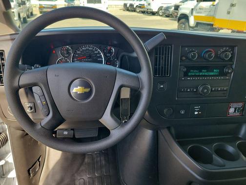 Summit White 2026 Chevrolet Express 2500 LT