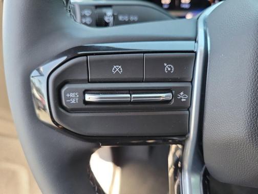 Black 2026 Chevrolet Colorado LT