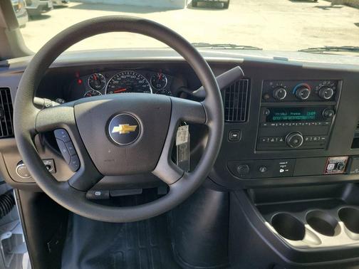 Summit White 2026 Chevrolet Express 2500 LT