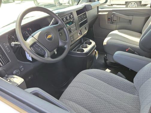 Summit White 2026 Chevrolet Express 2500 LT