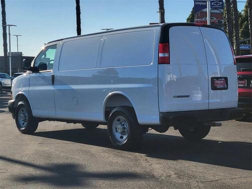 2025 Chevrolet Express 2500 RWD 2500 Regular Wheelbase WT