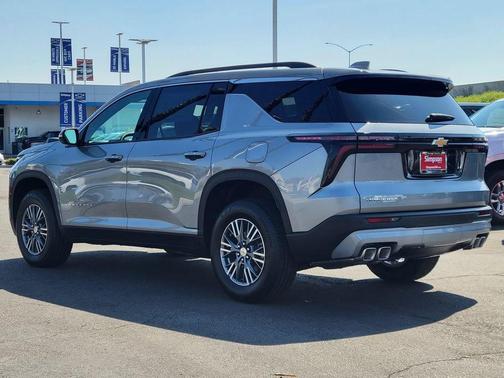 Sterling Gray Metallic 2026 Chevrolet Traverse LT