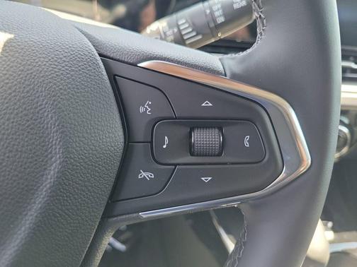 Mosaic Black Metallic 2026 Chevrolet Trax FWD ACTIV