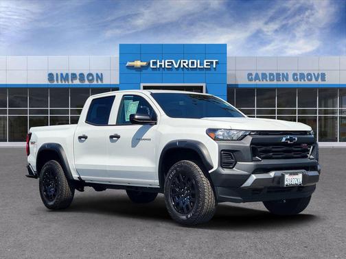 Summit White 2026 Chevrolet Colorado Trail Boss