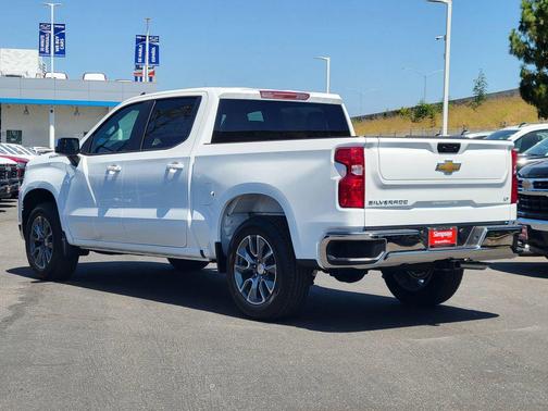 Summit White 2026 Chevrolet Silverado 1500 LT