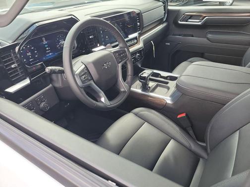 Summit White 2026 Chevrolet Silverado 1500 LT Trail Boss