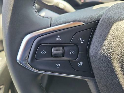 Mosaic Black Metallic 2026 Chevrolet Trax LT