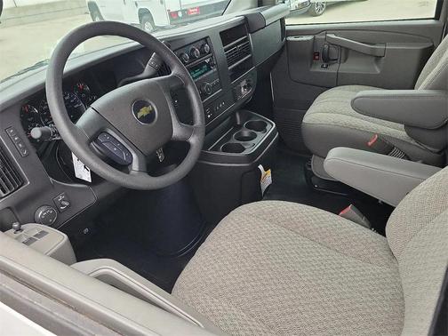 2025 Chevrolet Express 2500 RWD 2500 Regular Wheelbase WT