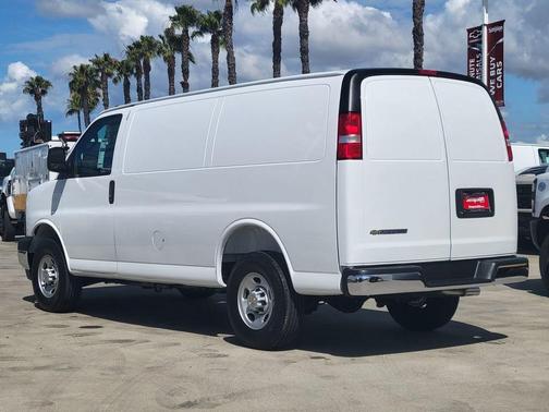 Summit White 2026 Chevrolet Express 2500 LT