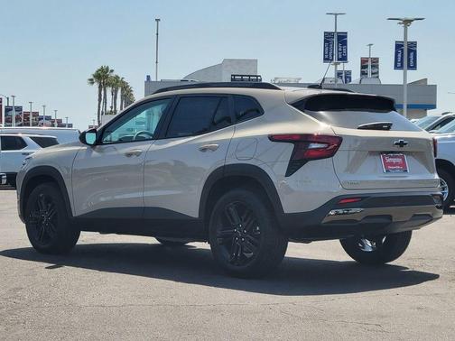 White Sands 2026 Chevrolet Trax FWD ACTIV