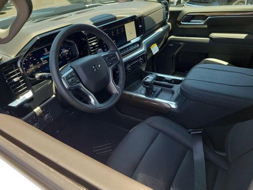 Summit White 2026 Chevrolet Silverado 1500 LT Trail Boss