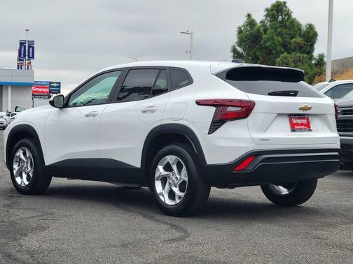 Summit White 2026 Chevrolet Trax LS