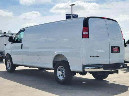 Summit White 2026 Chevrolet Express 3500 3500 Extended Wheelbase, WT, RWD