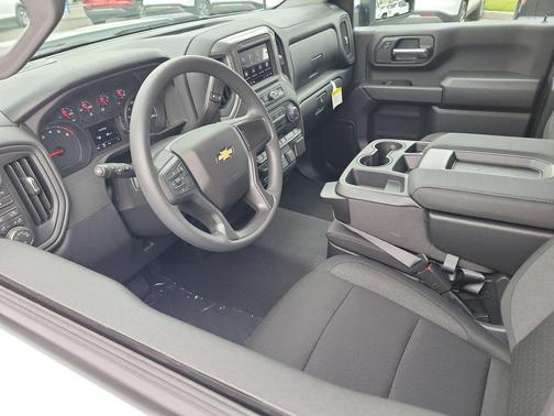 Summit White 2026 Chevrolet Silverado 2500 Custom