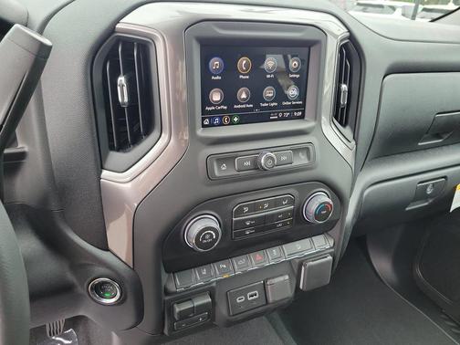 Summit White 2026 Chevrolet Silverado 2500 Custom