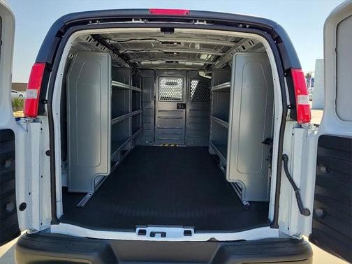 2025 Chevrolet Express 2500 RWD 2500 Regular Wheelbase WT
