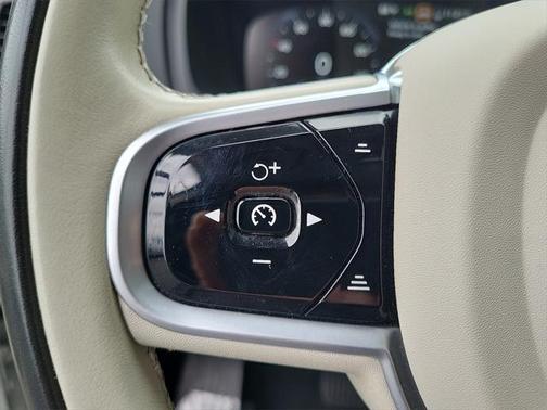 2021 Volvo XC90 Recharge Plug-In Hybrid T8 Inscription 6 Passenger