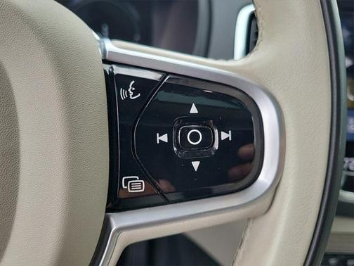2021 Volvo XC90 Recharge Plug-In Hybrid T8 Inscription 6 Passenger