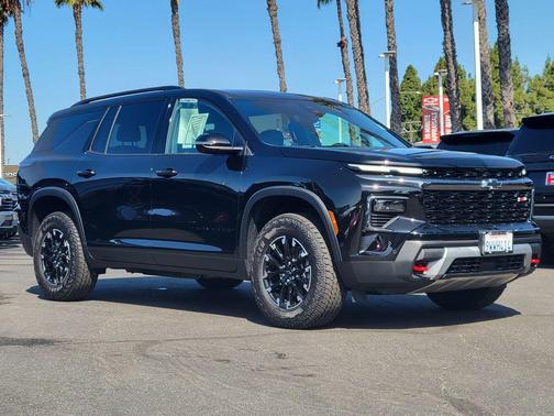 Mosaic Black Metallic 2026 Chevrolet Traverse AWD Z71