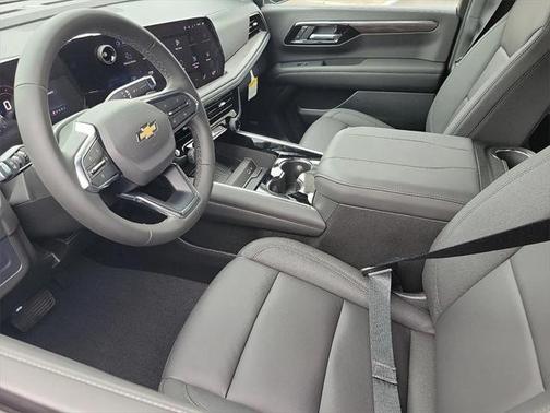 2025 Chevrolet Suburban LT