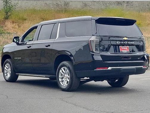 2025 Chevrolet Suburban LT