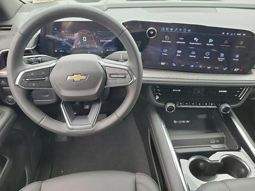 2025 Chevrolet Suburban LT