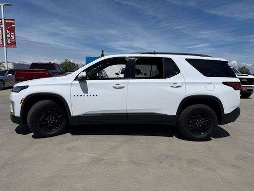 Summit White 2023 Chevrolet Traverse LT Cloth
