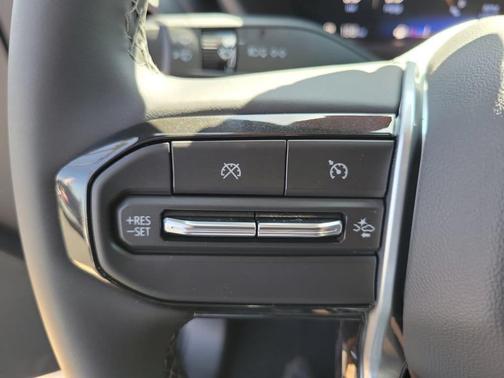 Summit White 2026 Chevrolet Colorado WT