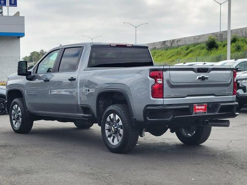 2026 Chevrolet Silverado 2500 Custom