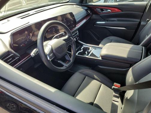 Mosaic Black Metallic 2026 Chevrolet Traverse AWD Z71