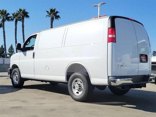 2025 Chevrolet Express 2500 RWD 2500 Regular Wheelbase WT