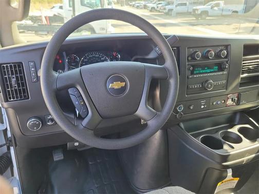 2025 Chevrolet Express 2500 RWD 2500 Regular Wheelbase WT