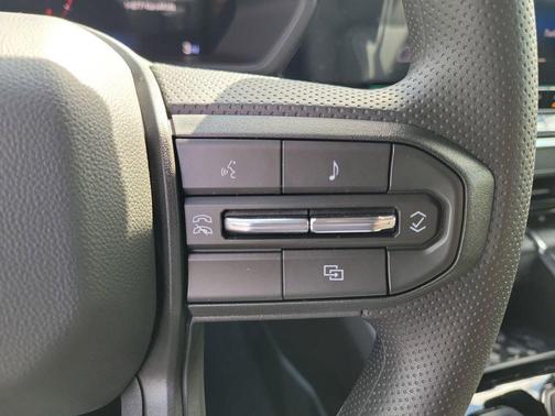 Summit White 2026 Chevrolet Colorado WT