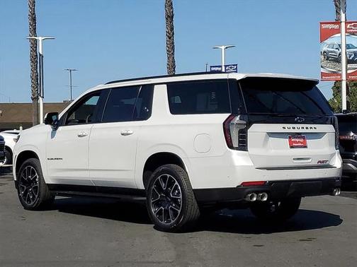 2025 Chevrolet Suburban RST