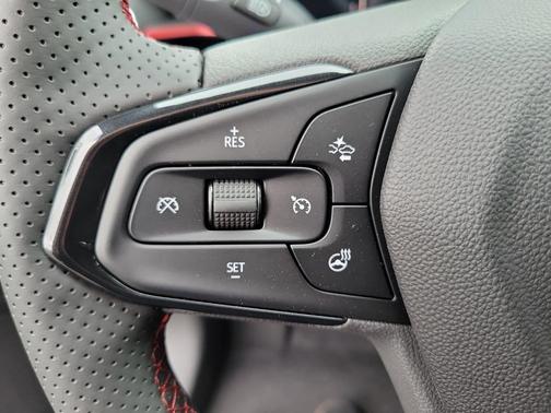 Mosaic Black Metallic 2026 Chevrolet Trax FWD 2RS
