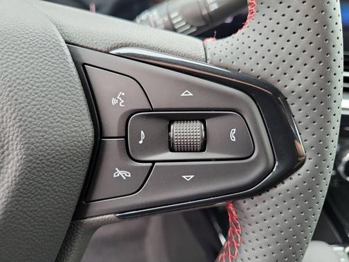 Mosaic Black Metallic 2026 Chevrolet Trax FWD 2RS