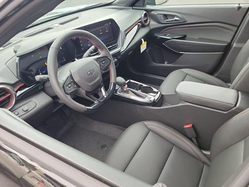 Mosaic Black Metallic 2026 Chevrolet Trax FWD 2RS