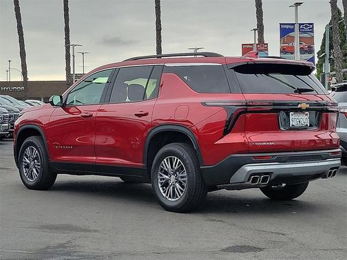 2025 Chevrolet Traverse LT
