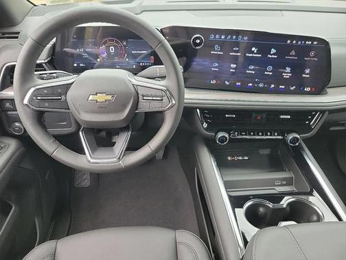 2025 Chevrolet Suburban LT