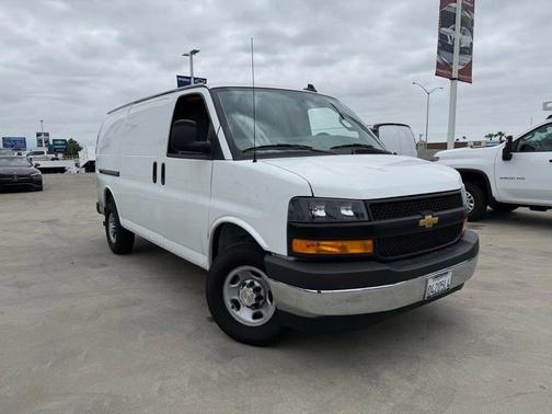 Summit White 2025 Chevrolet Express 2500 Work Van