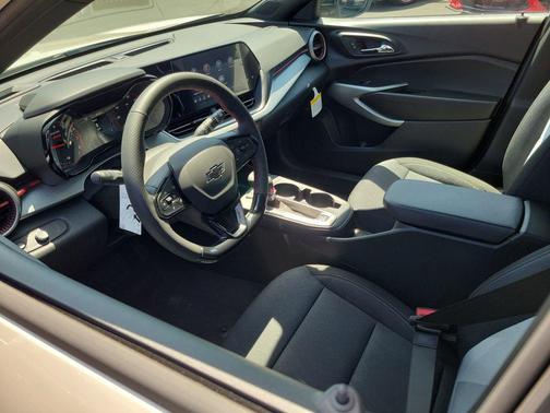 White Sands 2026 Chevrolet Trax FWD 1RS