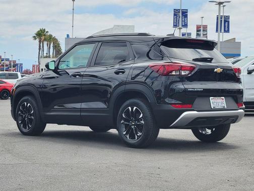 Mosaic Black Metallic 2023 Chevrolet Trailblazer LT