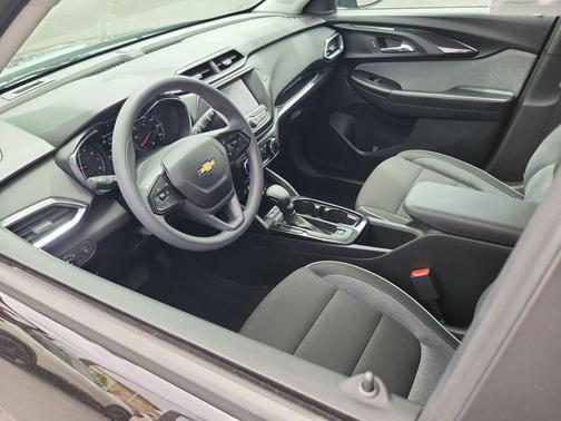 Mosaic Black Metallic 2023 Chevrolet Trailblazer LT