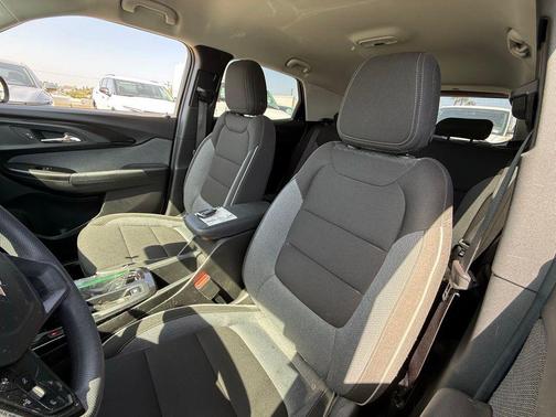 Mosaic Black Metallic 2023 Chevrolet Trailblazer LT