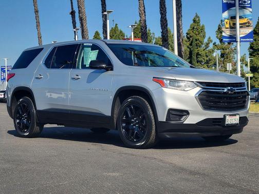 Silver Ice Metallic 2019 Chevrolet Traverse LS