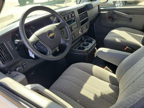 2026 Chevrolet Express 2500 2500 Regular Wheelbase, WT, RWD