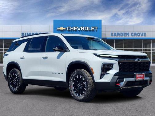 Polar White Tricoat 2026 Chevrolet Traverse AWD Z71