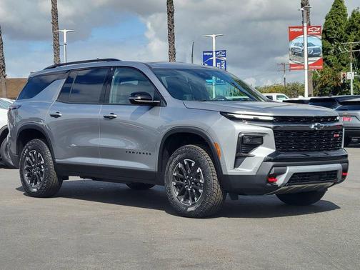 Sterling Gray Metallic 2026 Chevrolet Traverse AWD Z71