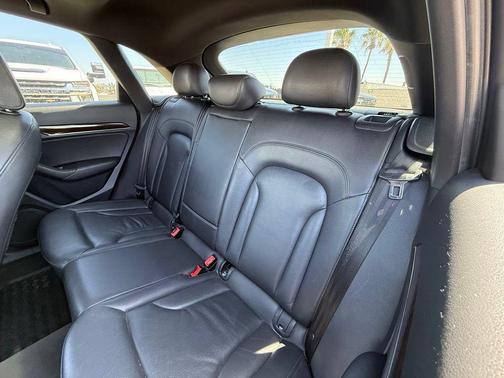 Daytona Gray Pearl Effect 2018 Audi Q3 2.0T Premium Plus