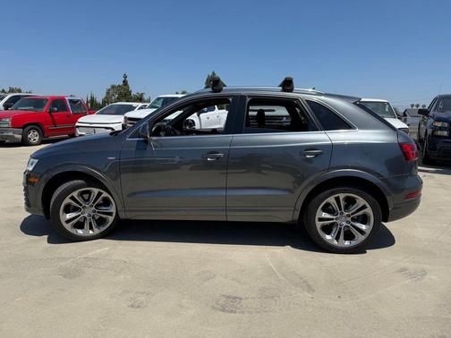 Daytona Gray Pearl Effect 2018 Audi Q3 2.0T Premium Plus